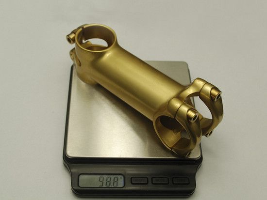 Vorbau-Reverse-XC-Gold-eloxiert-titanschrauben