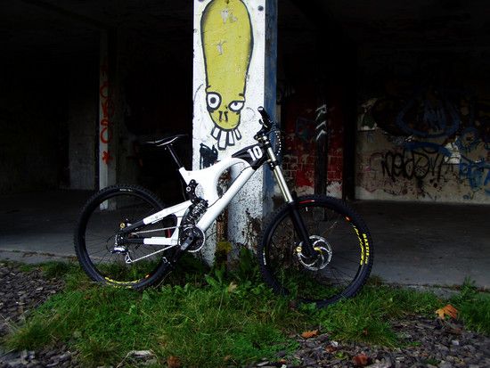 V10