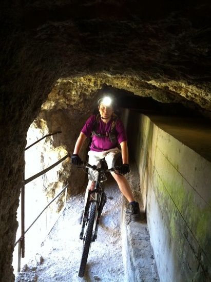 A. im Tunnel