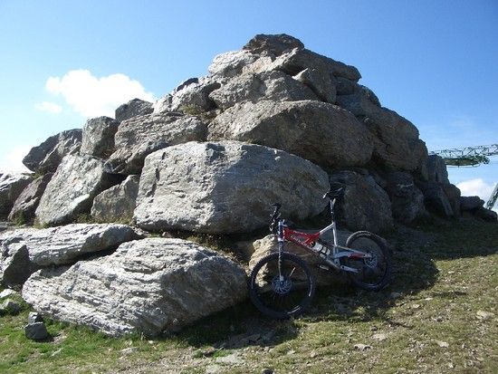 Steinpyramide auf dem Fisser Joch