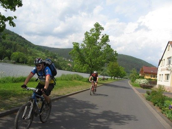 ...am Main entlang nach Neustadt...