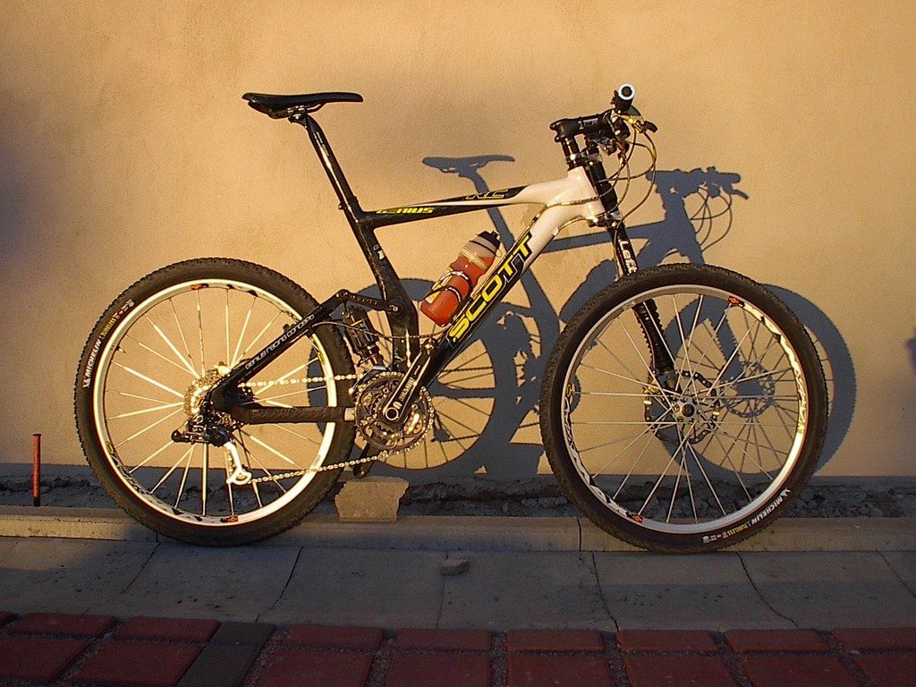 Foto Scott Genius RC10 Cannondale Lefty ELO Carbon Ti