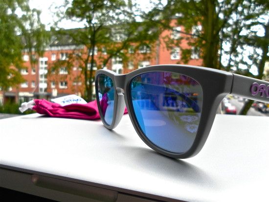 Oakley Frogskins Matte Grey/Violet Iridium