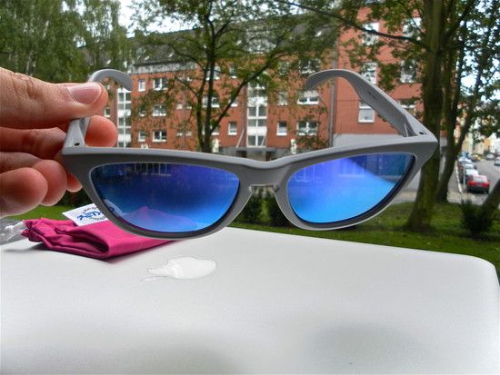 Oakley Frogskins Matte Grey/Violet Iridium