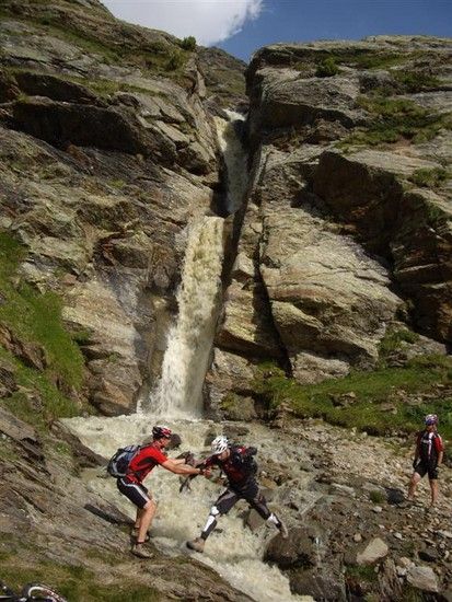 QueerungWasserfallSvenniLarge