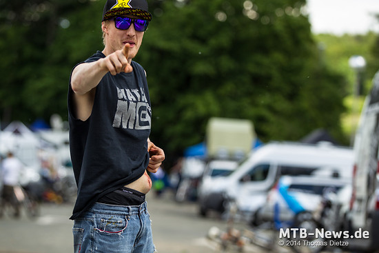Erik Irmisch passiert während des Seedingruns: im Steinfeld gestürzt, Lenker in den Bauch bekommen. Aua