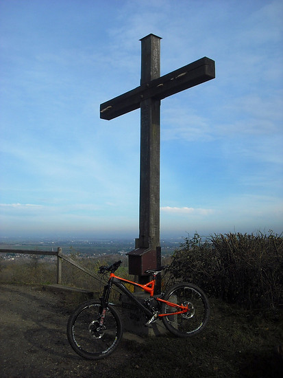 Gipfelkreuz Glessener-Höhe
