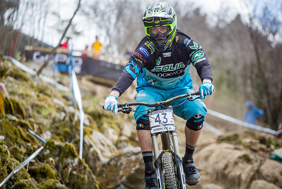 Harry ist voll konzentriert, was auch besser ist bei dieser Strecke