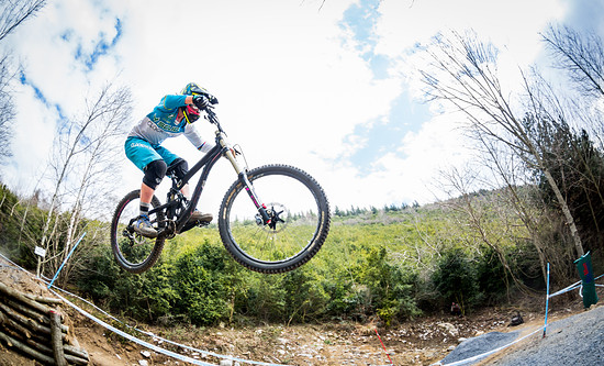 Die Roadgaps wurden direkt überflogen - Morgane Charre liebt Sprünge wie diese.