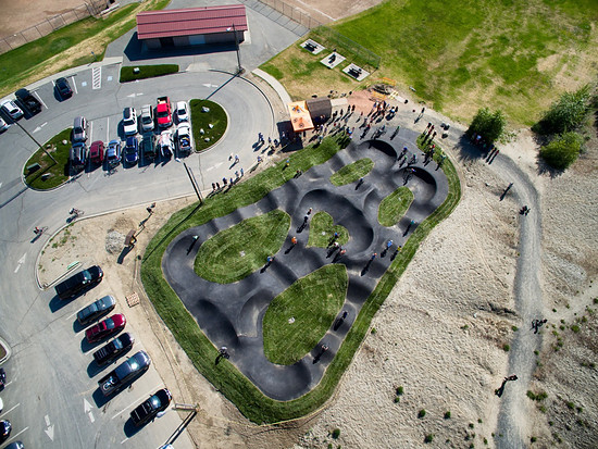 Ca. 930 Quadratmeter ist der neue Pumptrack groß.