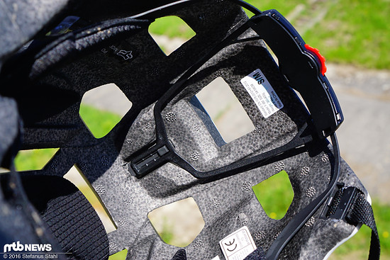 Hier lässt sich grundsätzlich die Höhe der Arretierung verstellen