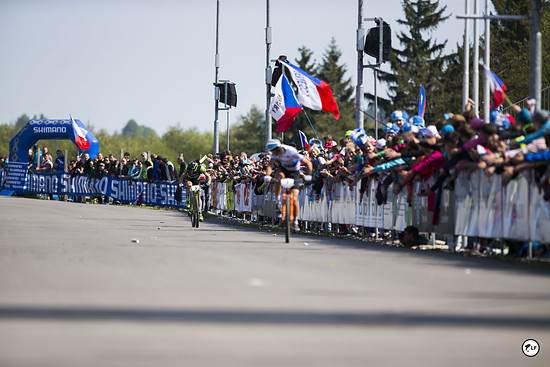 Kampf um Platz drei: Julien Absalon gewinnt vor Maxime Marotte.
