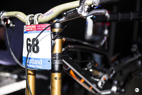 Es ist mehr als ungewohnt, Aaron Gwin mit einer so hohen Startnummer zu sehen