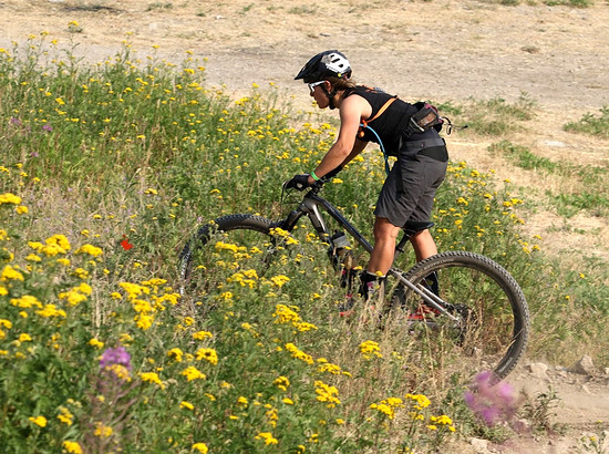 Zwischendurch muss man einfach auch mal die Beine etwas stretchen und die Landschaft genießen.