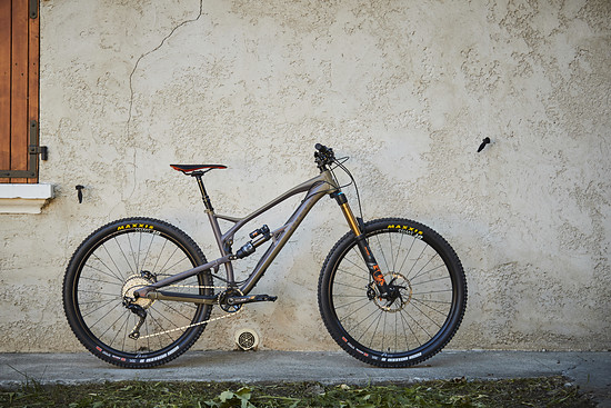 Auch das Mega 290 hat eine überarbeitete Geometrie spendiert bekommen, ist allerdings weiterhin nur mit Alu-Rahmen erhältlich. Hier das Mega 290 Factory