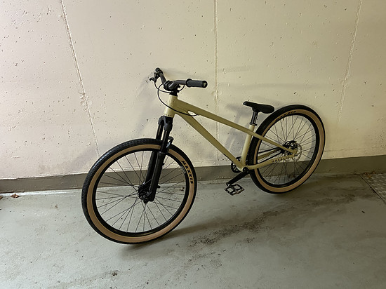 Commencal Absolut 2021