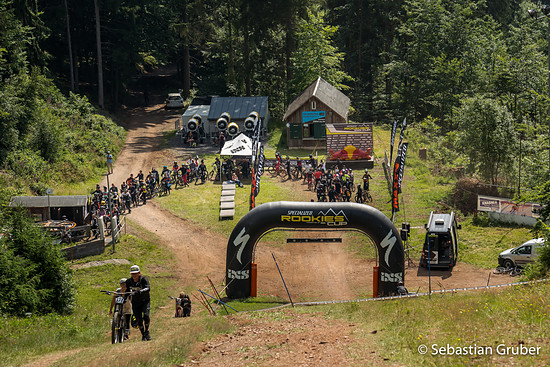 Längere Schlange im Zielbereich