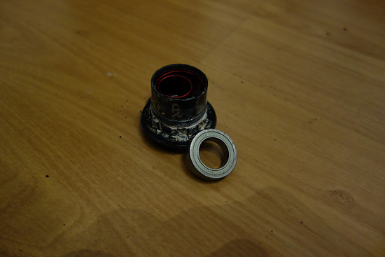 Das aus dem Freilauf rausgefallene Lager, die Hülsen liegen lose im Freilauf