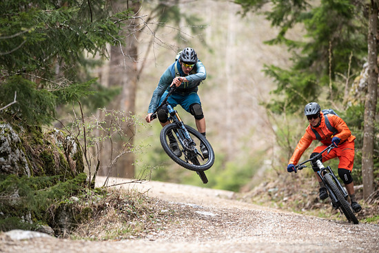 SS22 Schoeffel Bike Trail Hybrid-Jacket-Flow-Trail-M-5210-Hybrid-Jacket-Flow-Trail-M-8535 1167 UG 72dpi