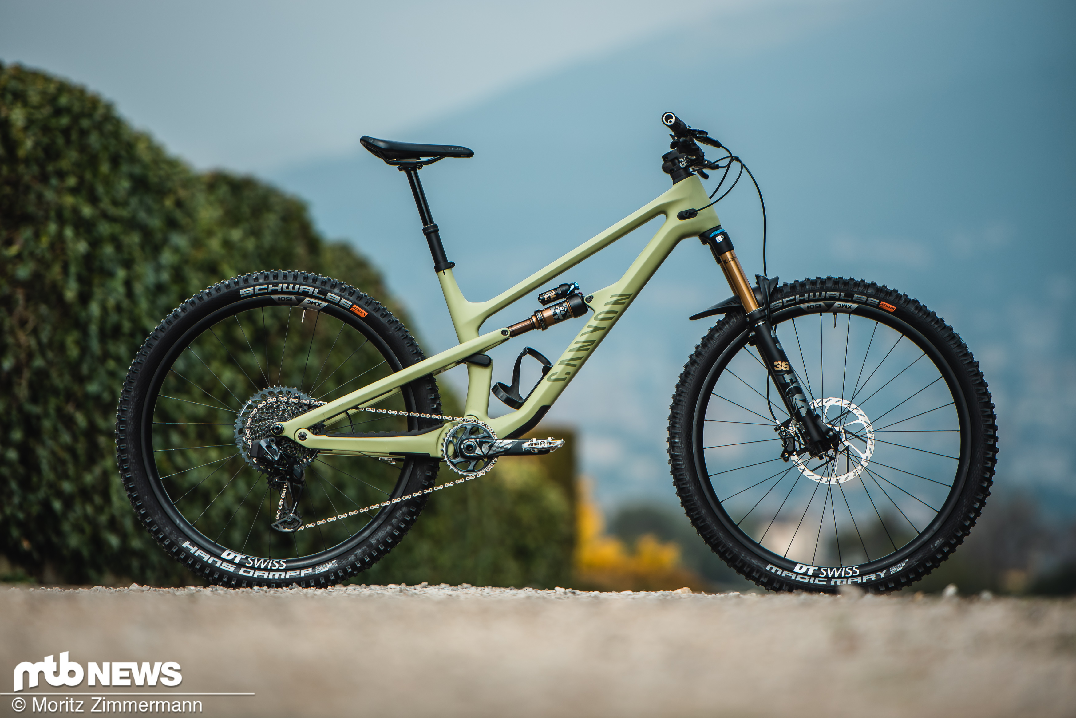 Canyon Stitched 720 Pro