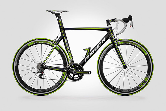 22-merida-about-us-our-milestones-2012-reacto-first-aero-road-bike-01
