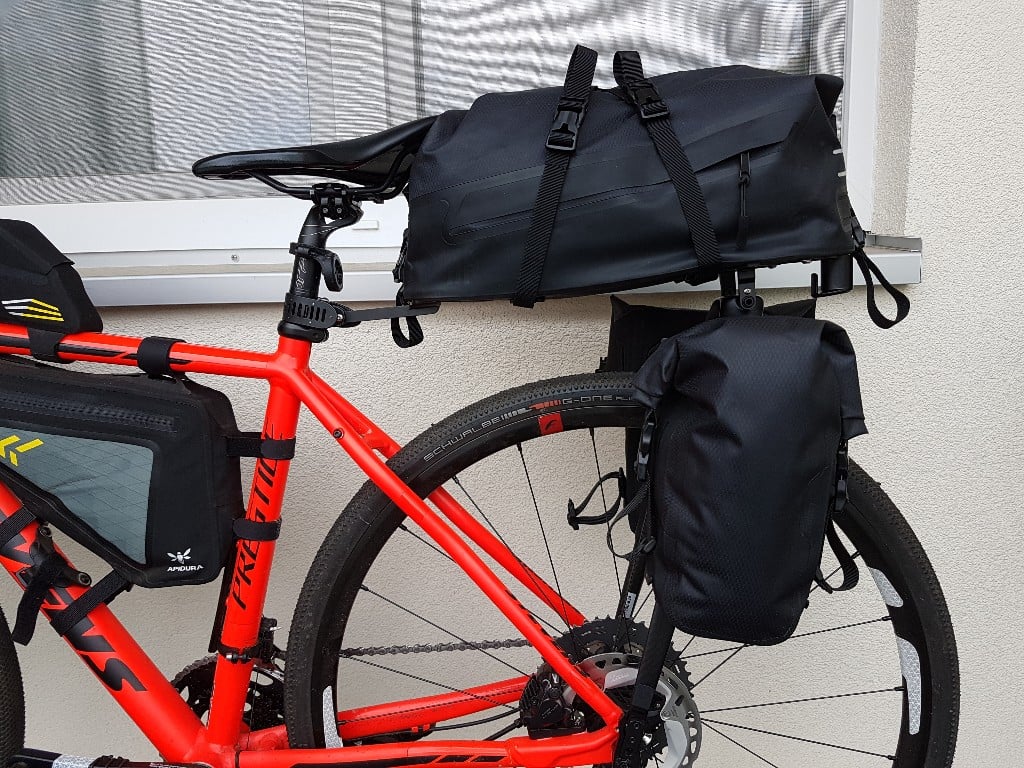 Foto Bikepacking Setup Tailfin Apidura Hinten