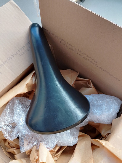 Saddle 4-Specialized-Lambda S (4)