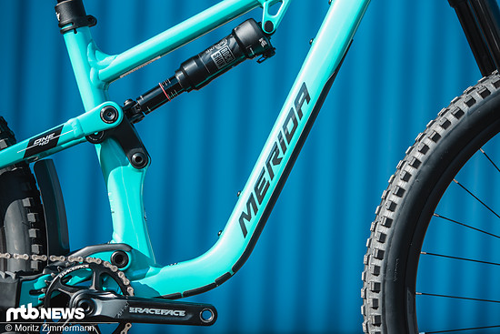 … am Heck sorgt ein RockShox Deluxe Select+ Dämpfer für Ruhe