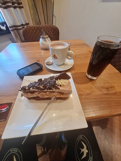 Gravel-Fahrt zur Mittagszeit...Halle-Dissen-Borgholzhausen....Ein schöne Tour war das heute mal wieder..🚴‍♂️🎂😋🚴‍♂️