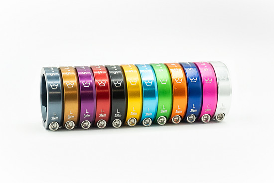 Die Lockringe gibt es in zahlreichen Farben.