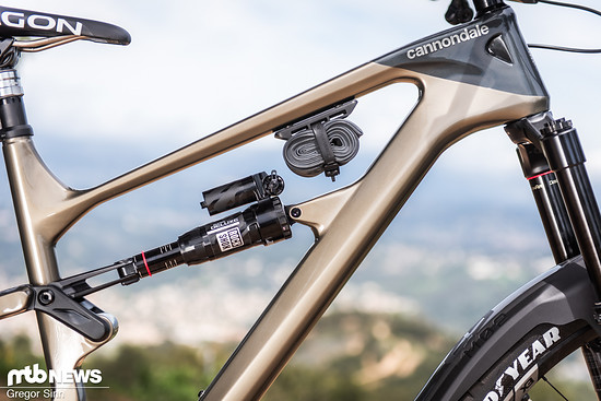 Top: Stauraum am Bike. Egal, ob Tool-Mount oder Kofferraum, fast alle aktuellen Trail-Bikes sind mit einer praktischen Verstaumöglichkeit ausgestattet.