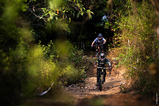 Die 12-jährige Greathle zeigt Sam ihren Hometrail