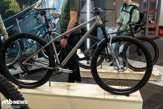 Das schicke Trail-Hardtail aus Titan macht optisch einiges her