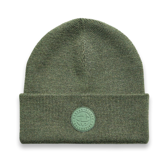 Auch die Beanie bekommt ihr für knapp 40 €.