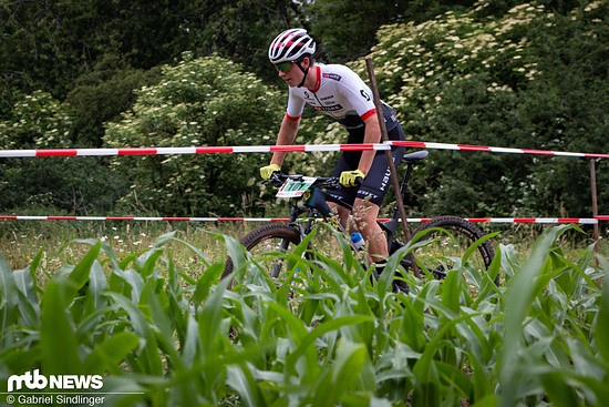Der ehemalige Juniorenweltmeister Paul Schehl fährt auch 2025 für das Lexware Mountainbike Team