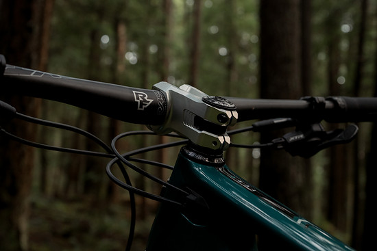 20250105 Race-Face-Turbine-SL-stem-on-Yeti-ASR-35-4685x3123-75e6507d-fc51-45c7-8ba4-ac4ffac01dcd