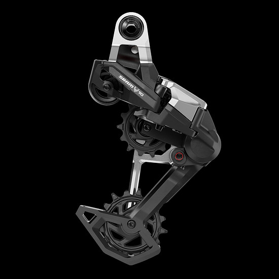 Das SRAM 90-Schaltwerk kommt in schickem Schwarz/Silber