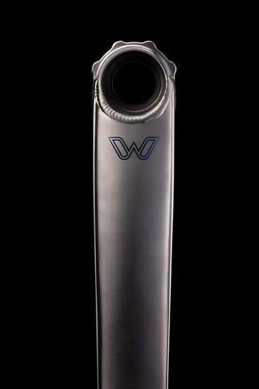 Das Design soll verschlankt worden sein, auch der Überhang an der Pedalaufnahme wurde reduziert.