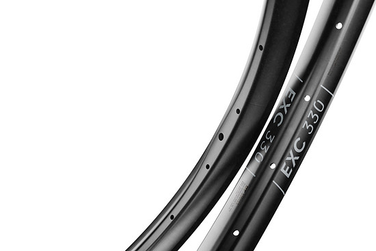 DTSwiss MTB Carbon Component Rims Detail EXC 330 Asymmetric 001 1920px-1