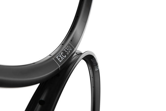 DTSwiss MTB Carbon Component Rims Detail EXC 330 Rim 001 1920px-1