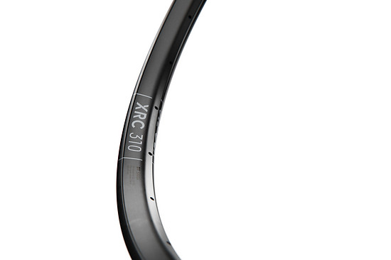 DTSwiss MTB Carbon Component Rims Detail XRC 310 Rim 002 1920px-1