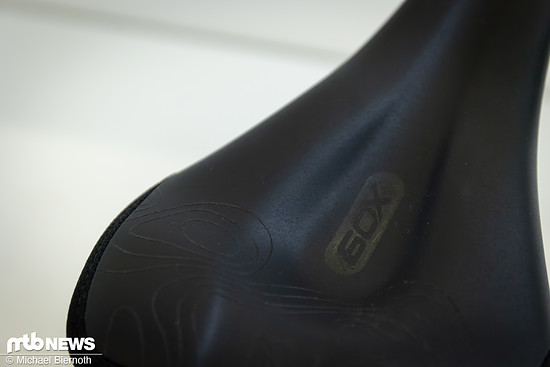 Rutschfestes Material plus Erhebungen am Heck sorgen für besseren Halt …