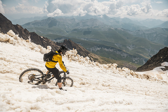 Mega Avalanche 2025 Gletscher ohne Gletscher im Training...