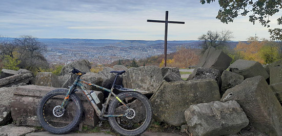 Bärensee (Stuttgart), Bärenschlössle, Birkenkopf (Monte Scherbelino). Grüner Heiner, Schloß Solitude, Bärensee.