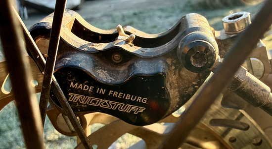 Massig Verzögerung garantieren die Trickstuff Direttissima C41 Bremsen